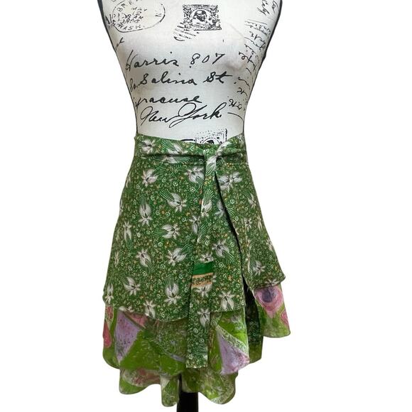 EARTHBOUND TRADING Co. WRAP SKIRT GREEN FLORAL SILK ONE SIZE FIT MOST FAIRY CORE - Picture 3 of 16